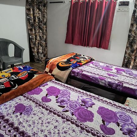 Khajuraho Dreams Homestay Bagian luar foto