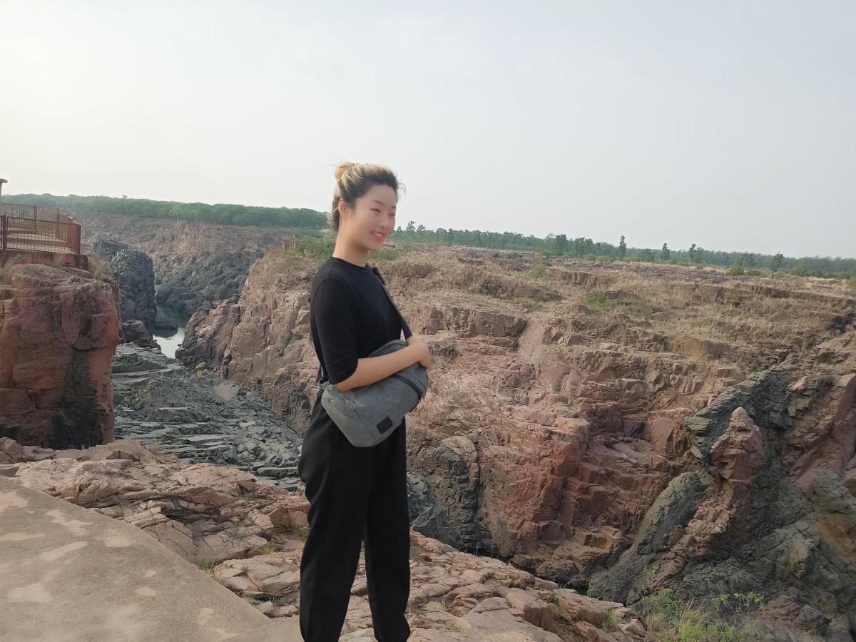 Khajuraho Dreams Homestay Bagian luar foto