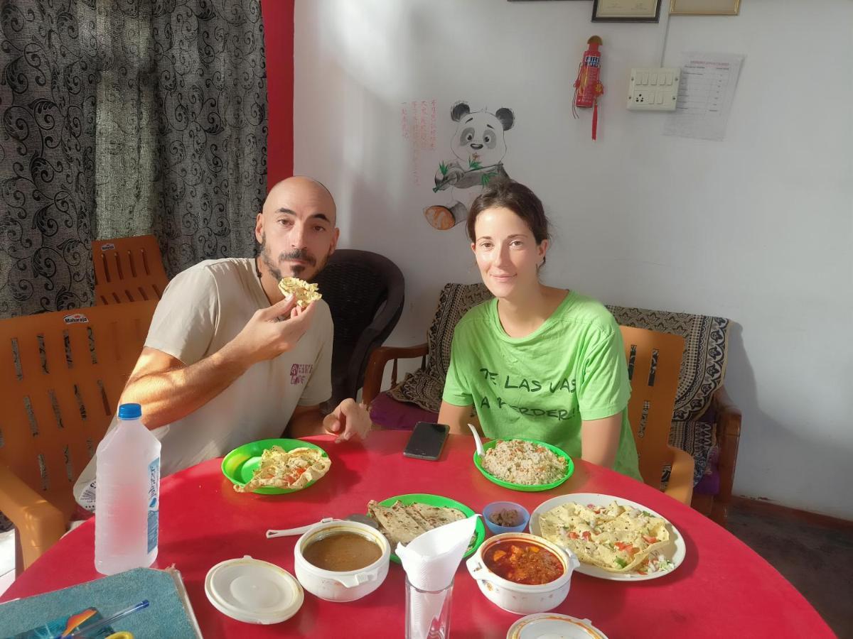 Khajuraho Dreams Homestay Bagian luar foto