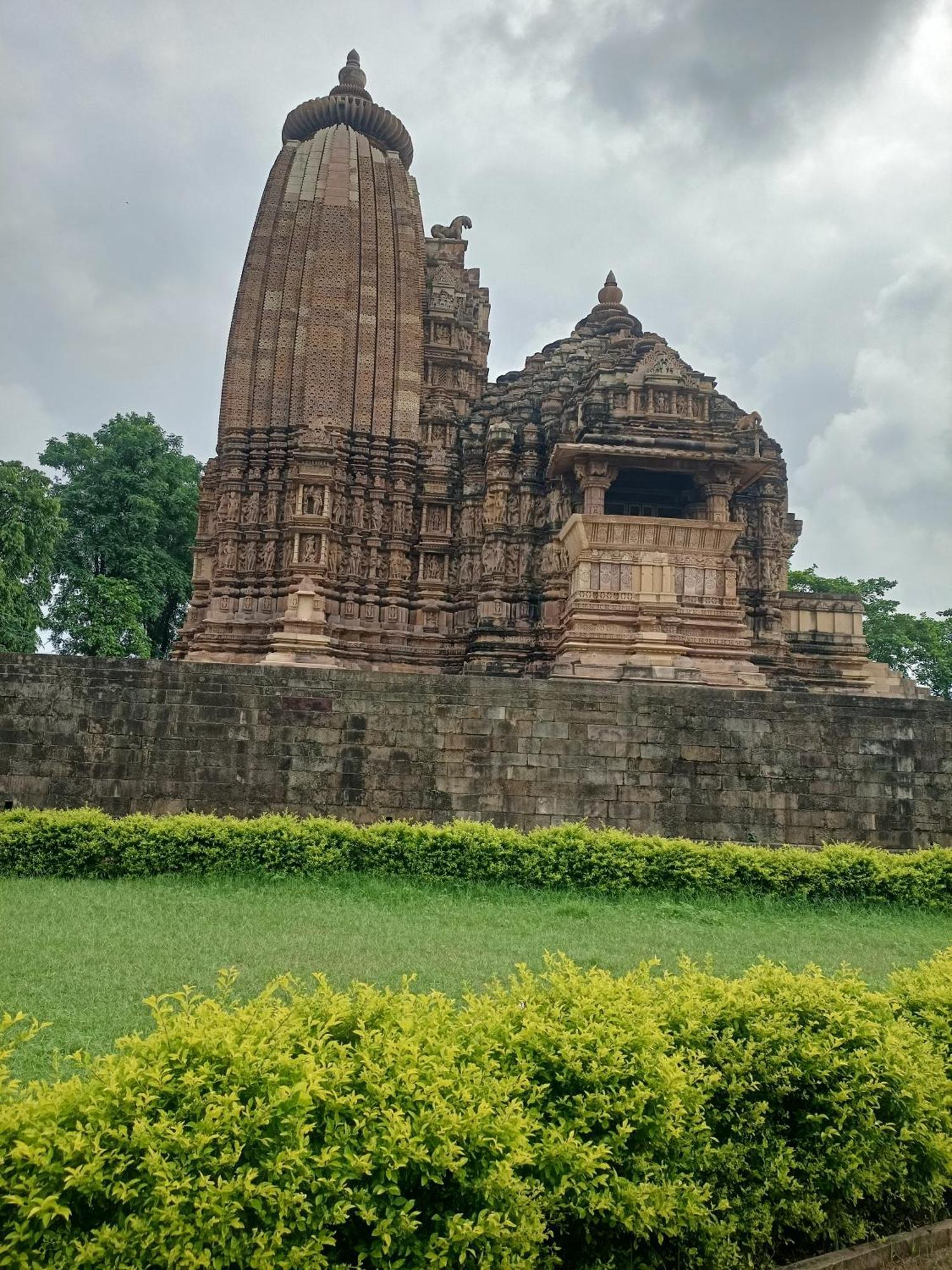 Khajuraho Dreams Homestay Bagian luar foto