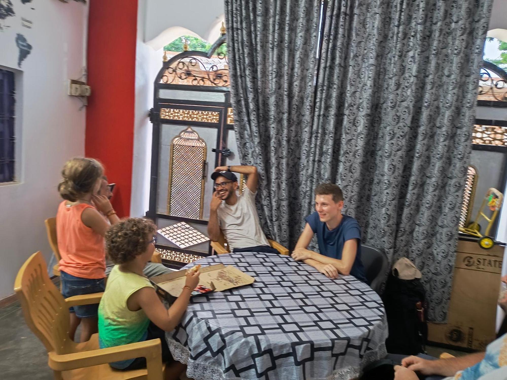 Khajuraho Dreams Homestay Bagian luar foto