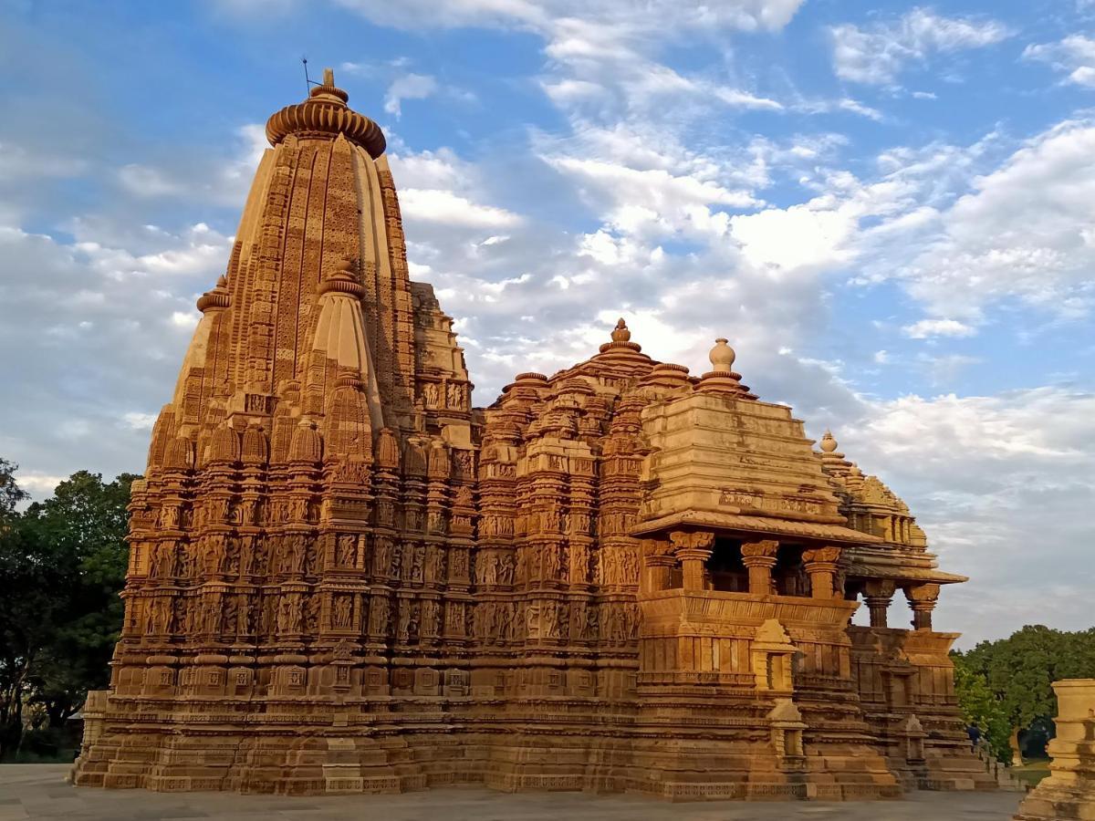 Khajuraho Dreams Homestay Bagian luar foto