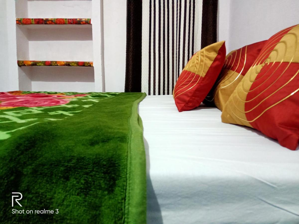 Khajuraho Dreams Homestay Bagian luar foto