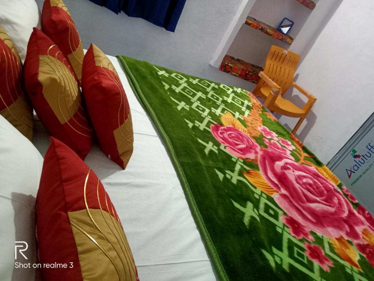 Khajuraho Dreams Homestay Bagian luar foto